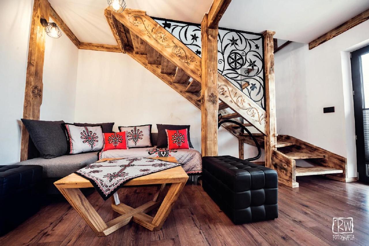 צ'אפלארי Laura Resort - Luxury Chalets Z Jacuzzi מראה חיצוני תמונה